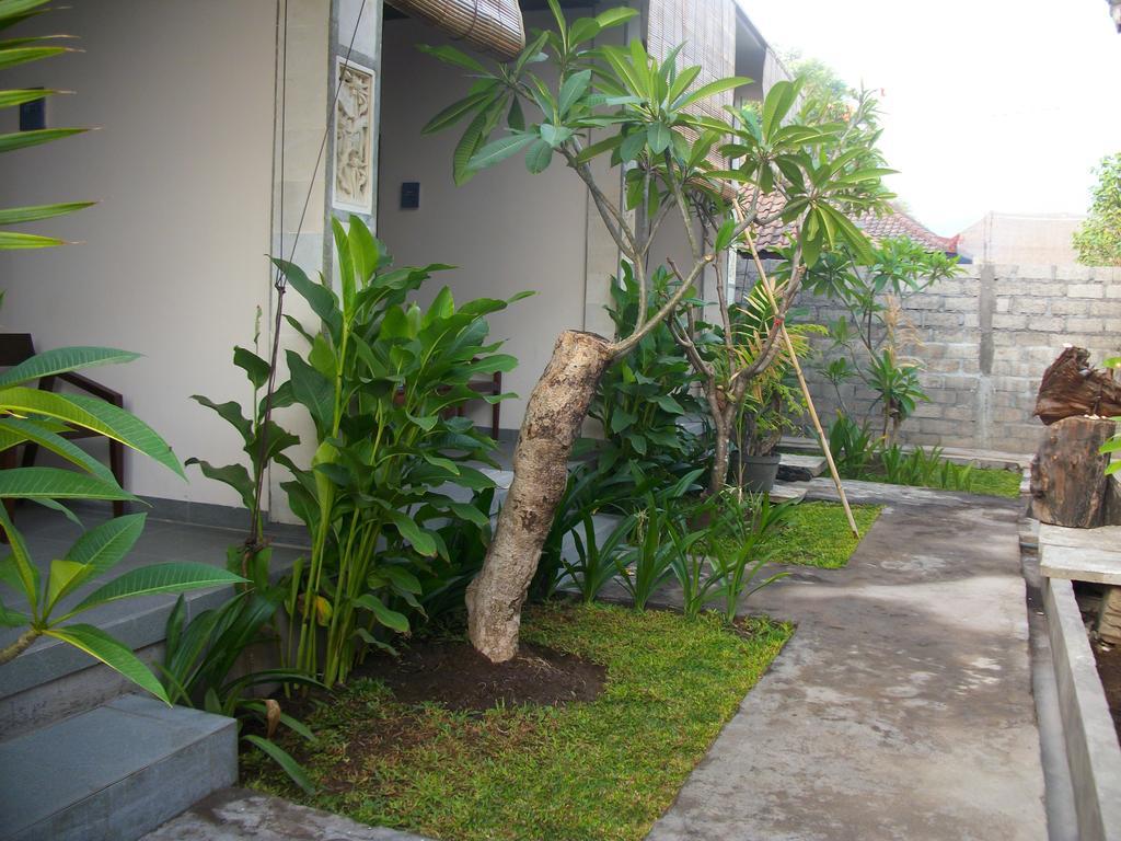 Putra'Lebah Amed Guest House Chambre photo